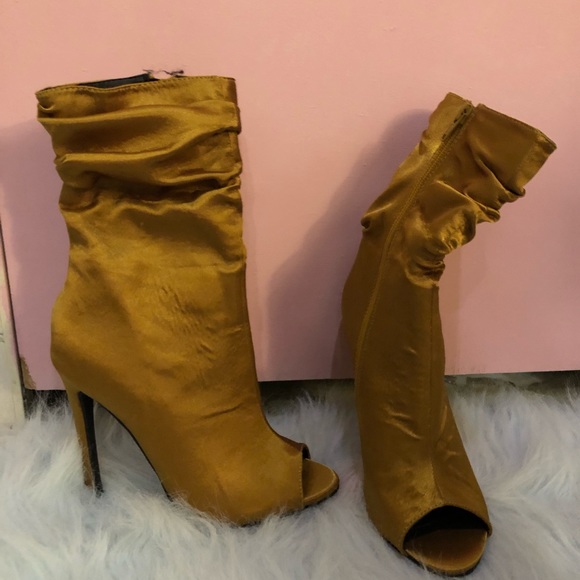 Open toe boots - Picture 2 of 3